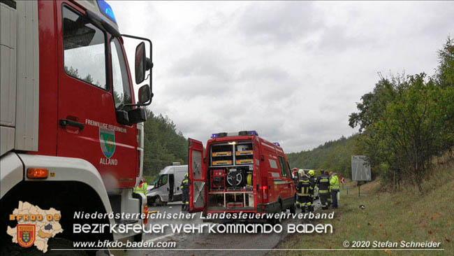 20201014 Verkehrsunfall auf der A21 zwischen Mayerling und Heiligenkreuz  Foto:  Stefan Schneider 