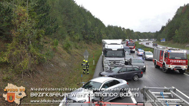 20201014 Verkehrsunfall auf der A21 zwischen Mayerling und Heiligenkreuz  Foto:  Stefan Schneider 