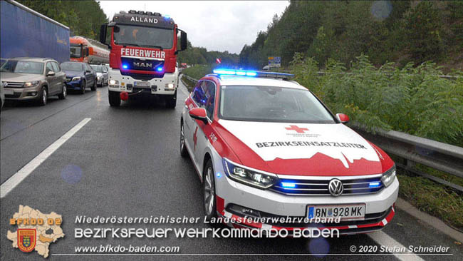 20201014 Verkehrsunfall auf der A21 zwischen Mayerling und Heiligenkreuz  Foto:  Stefan Schneider 