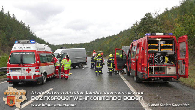 20201014 Verkehrsunfall auf der A21 zwischen Mayerling und Heiligenkreuz  Foto:  Stefan Schneider 