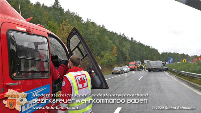 20201014 Verkehrsunfall auf der A21 zwischen Mayerling und Heiligenkreuz  Foto:  Stefan Schneider 