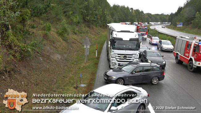 20201014 Verkehrsunfall auf der A21 zwischen Mayerling und Heiligenkreuz  Foto:  Stefan Schneider 