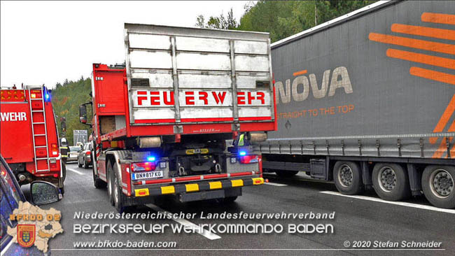 20201014 Verkehrsunfall auf der A21 zwischen Mayerling und Heiligenkreuz  Foto:  Stefan Schneider 