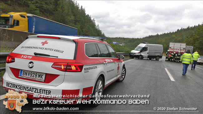 20201014 Verkehrsunfall auf der A21 zwischen Mayerling und Heiligenkreuz  Foto:  Stefan Schneider 