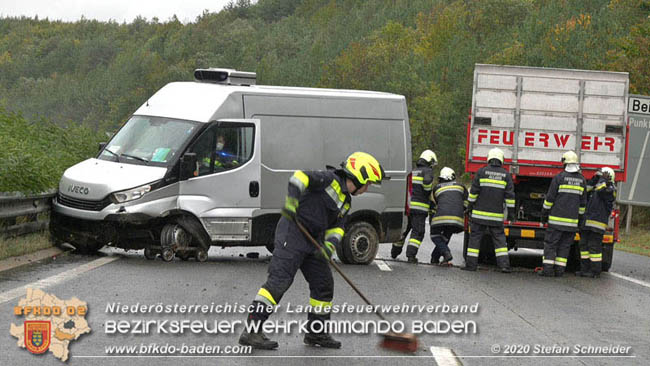 20201014 Verkehrsunfall auf der A21 zwischen Mayerling und Heiligenkreuz  Foto:  Stefan Schneider 