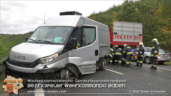 20201014 Verkehrsunfall auf der A21 zwischen Mayerling und Heiligenkreuz  Foto:  Stefan Schneider 