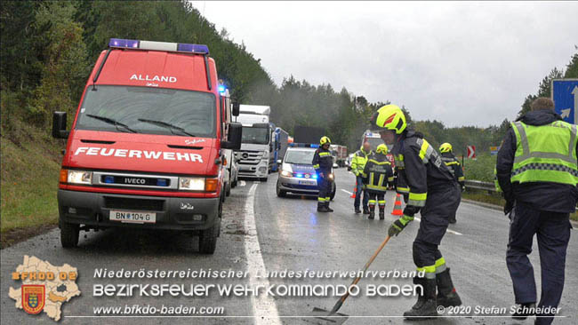 20201014 Verkehrsunfall auf der A21 zwischen Mayerling und Heiligenkreuz  Foto:  Stefan Schneider 