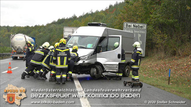 20201014 Verkehrsunfall auf der A21 zwischen Mayerling und Heiligenkreuz  Foto:  Stefan Schneider 