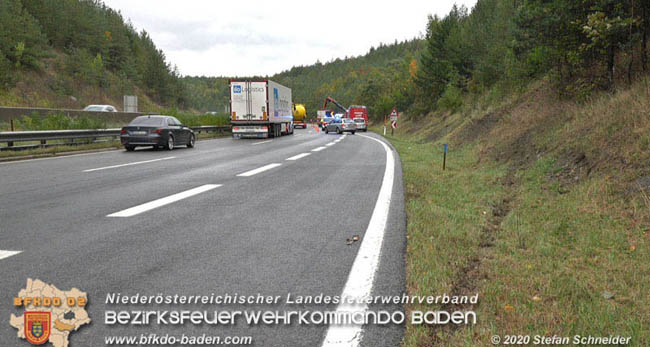 20201014 Verkehrsunfall auf der A21 zwischen Mayerling und Heiligenkreuz  Foto:  Stefan Schneider 