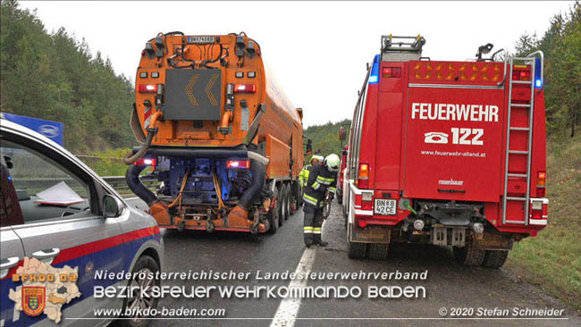 20201014 Verkehrsunfall auf der A21 zwischen Mayerling und Heiligenkreuz  Foto:  Stefan Schneider 