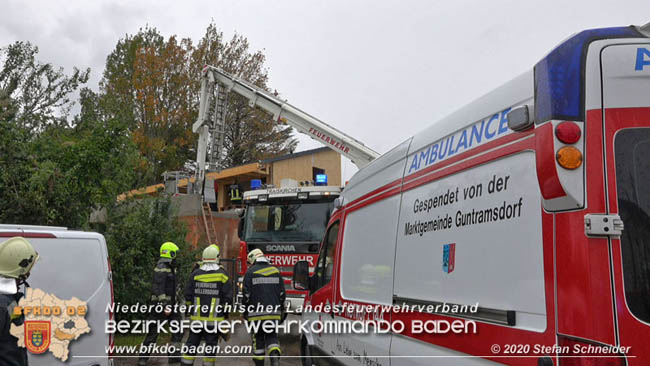 20201014 Untersttzung Rettungsdienst bei Arbeitsunfall Mllersdorf/Guntramsdorf  Fotos:  Stefan Schneider BFK BADEN