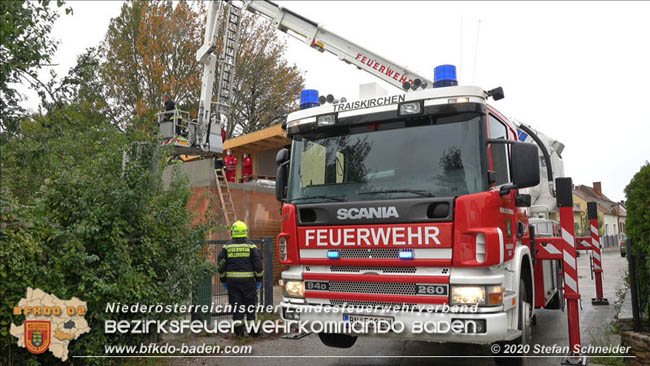 20201014 Untersttzung Rettungsdienst bei Arbeitsunfall Mllersdorf/Guntramsdorf  Fotos:  Stefan Schneider BFK BADEN