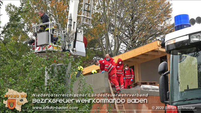 20201014 Untersttzung Rettungsdienst bei Arbeitsunfall Mllersdorf/Guntramsdorf  Fotos:  Stefan Schneider BFK BADEN