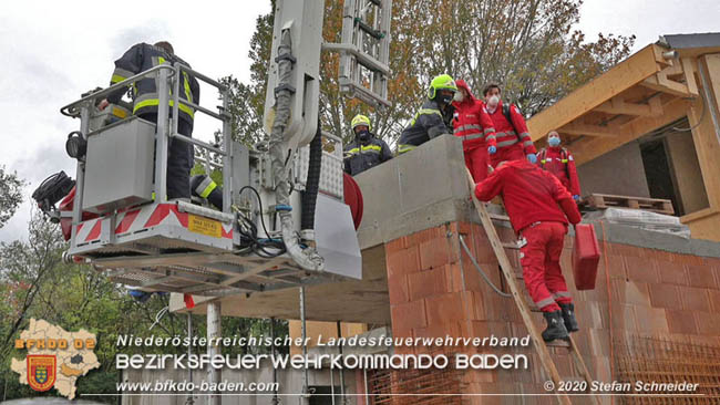 20201014 Untersttzung Rettungsdienst bei Arbeitsunfall Mllersdorf/Guntramsdorf  Fotos:  Stefan Schneider BFK BADEN