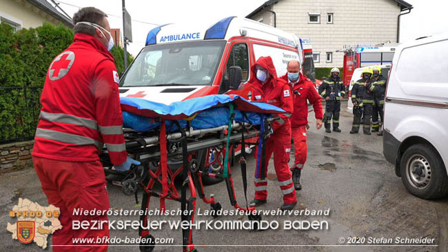 20201014 Untersttzung Rettungsdienst bei Arbeitsunfall Mllersdorf/Guntramsdorf  Fotos:  Stefan Schneider BFK BADEN