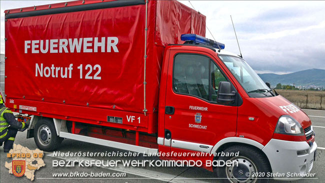 20201017 Defekter Lkw auf der A2 Hhe Auffahrt Raststation Guntramsdorf behindert ist gefhrliches Hindernis   Foto:  Stefan Schneider BFKDO BADEN