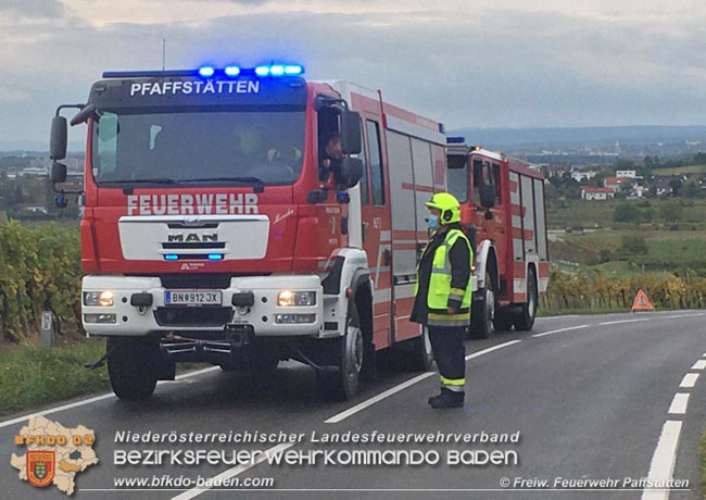 20201017 Pkw Geländewagen verunfallt auf der Weinbergstraße L151 zwischen Pfaffstätten und Gumpoldskirchen Foto: © Freiwillige Feuerwehr Pfaffstätten 20201017 Pkw Geländewagen verunfallt auf der Weinbergstraße L151 zwischen Pfaffstätten und Gumpoldskirchen Foto: © Freiwillige Feuerwehr Pfaffstätten