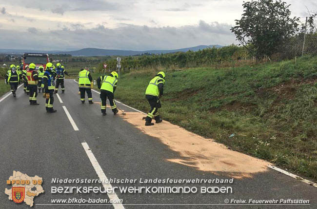 20201017 Pkw Gelndewagen verunfallt auf der Weinbergstrae L151 zwischen Pfaffsttten und Gumpoldskirchen   Foto:  Gnter Wurzer FF Pfaffsttten