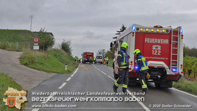 20201017 Pkw Geländewagen verunfallt auf der Weinbergstraße L151 zwischen Pfaffstätten und Gumpoldskirchen Foto: © Stefan Schneider BFKDO BADEN 20201017 Pkw Geländewagen verunfallt auf der Weinbergstraße L151 zwischen Pfaffstätten und Gumpoldskirchen Foto: © Stefan Schneider BFKDO BADEN