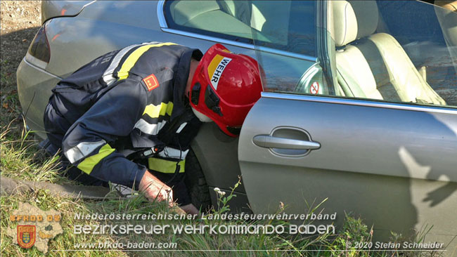 20201105 Verkehrsunfall in der Auffahrtsrampe der Autobahnanschlussstelle Kottingbrunn Richtung Wien  Foto:  Stefan Schneider BFK BADEN