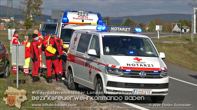 20201105 Verkehrsunfall in der Auffahrtsrampe der Autobahnanschlussstelle Kottingbrunn Richtung Wien  Foto:  Stefan Schneider BFK BADEN