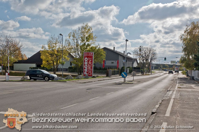 20201105 Verkehrsunfall in der Auffahrtsrampe der Autobahnanschlussstelle Kottingbrunn Richtung Wien  Foto:  Stefan Schneider BFK BADEN