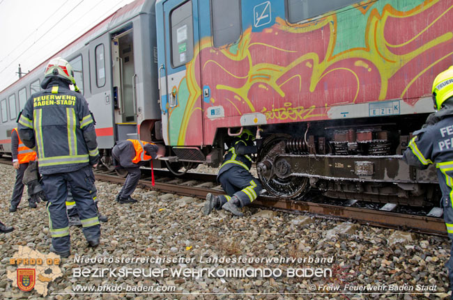 20201112 Brandverdacht bei Eurocity-Zug am Frachtenbahnhof Baden  Fotos:  Freiwillige Feuerwehr Baden-Stadt / Roman Van de Castell