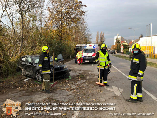 20201114 Verkehrsunfall auf der LB17 in Günselsdorf Foto: © Christopher Neumayer FF Günselsdorf 20201114 Verkehrsunfall auf der LB17 in Günselsdorf Foto: © Christopher Neumayer FF Günselsdorf
