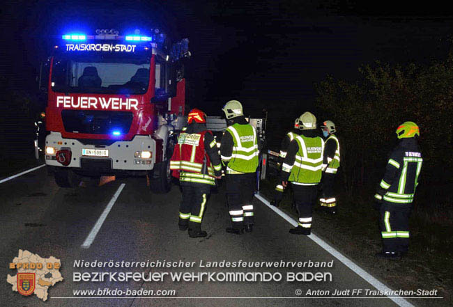 20201117 Verkehrsunfall auf der L157 Umfahrung Oeynhausen  Foto:  Anton Judt FF Traiskirchen-Stadt 