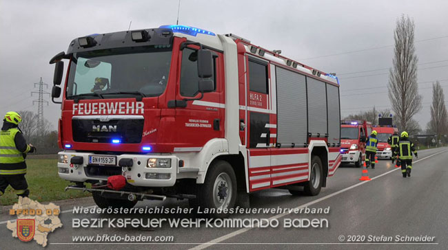 20201126 Schwerer Verkehrsunfall auf der LB210 im Freilandgebiet Traiskirchen-Tribuswinkel   Foto:  Stefan Schneider BFKDO BADEN