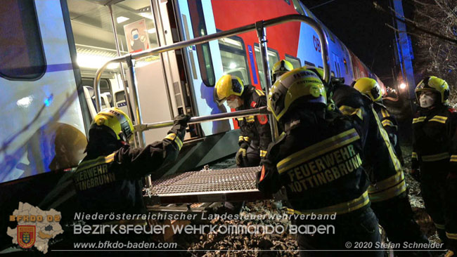 20201205 Unfall auf der Sdbahnstrecke bei Kottingbrunn  Foto:  Stefan Schneider BFKDO BADEN