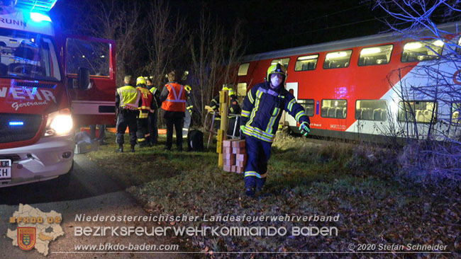 20201205 Unfall auf der Sdbahnstrecke bei Kottingbrunn  Foto:  Stefan Schneider BFKDO BADEN