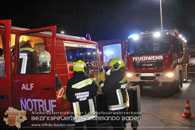 20201214 Dachstuhlbrand einer Fabrikshalle in Enzesfeld  Foto:  FF Berndorf-Stadt