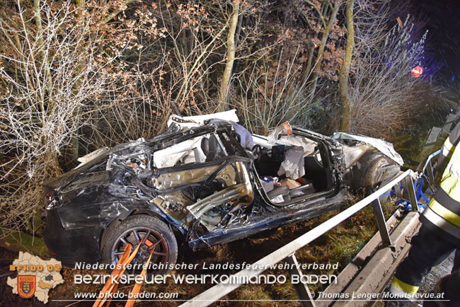 20201220 Verkehrsunfall auf der LB60 zwischen Weigelsdorf und Pottendorf  Fotos:  Thomas Lenger Monatsrevue.at