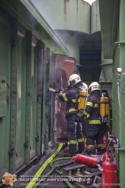 20210105 Brand einer Filteranlage während Revisionsarbeiten in Enzesfeld Foto: © Stefan Schneider BFKDO Baden 20210105 Brand einer Filteranlage während Revisionsarbeiten in Enzesfeld Foto: © Stefan Schneider BFKDO Baden