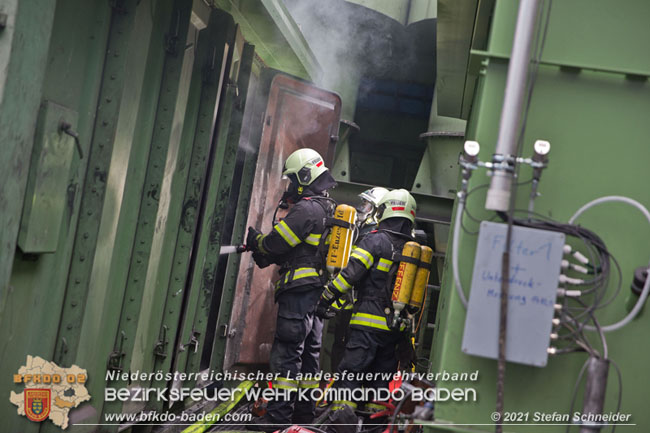 20210105 Brand einer Filteranlage während Revisionsarbeiten in Enzesfeld Foto: © Stefan Schneider BFKDO Baden 20210105 Brand einer Filteranlage während Revisionsarbeiten in Enzesfeld Foto: © Stefan Schneider BFKDO Baden