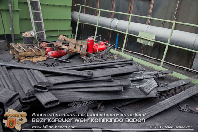 20210105 Brand einer Filteranlage während Revisionsarbeiten in Enzesfeld Foto: © Stefan Schneider BFKDO Baden 20210105 Brand einer Filteranlage während Revisionsarbeiten in Enzesfeld Foto: © Stefan Schneider BFKDO Baden