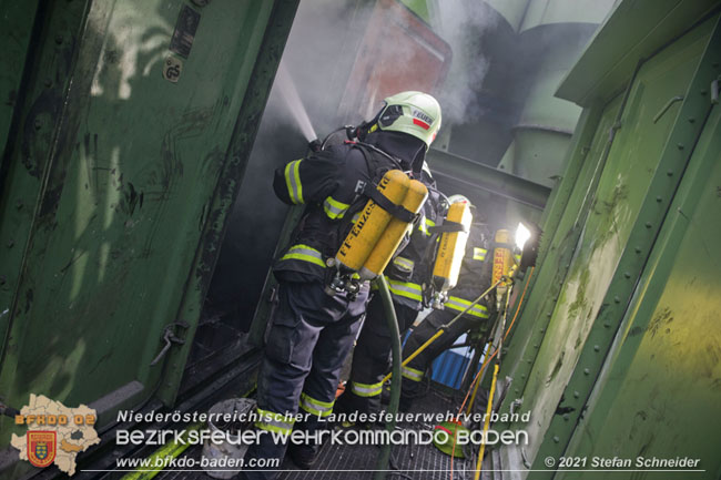 20210105 Brand einer Filteranlage während Revisionsarbeiten in Enzesfeld Foto: © Stefan Schneider BFKDO Baden 20210105 Brand einer Filteranlage während Revisionsarbeiten in Enzesfeld Foto: © Stefan Schneider BFKDO Baden