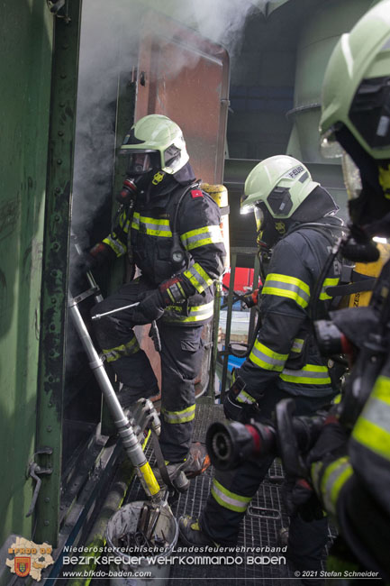 20210105 Brand einer Filteranlage während Revisionsarbeiten in Enzesfeld Foto: © Stefan Schneider BFKDO Baden 20210105 Brand einer Filteranlage während Revisionsarbeiten in Enzesfeld Foto: © Stefan Schneider BFKDO Baden