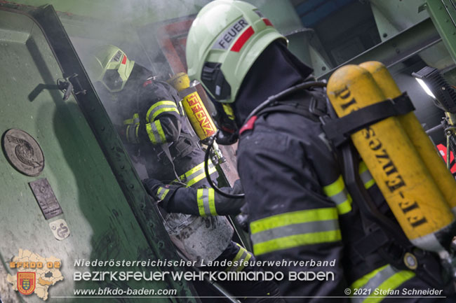 20210105 Brand einer Filteranlage während Revisionsarbeiten in Enzesfeld Foto: © Stefan Schneider BFKDO Baden 20210105 Brand einer Filteranlage während Revisionsarbeiten in Enzesfeld Foto: © Stefan Schneider BFKDO Baden