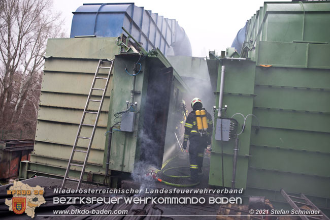 20210105 Brand einer Filteranlage während Revisionsarbeiten in Enzesfeld Foto: © Stefan Schneider BFKDO Baden 20210105 Brand einer Filteranlage während Revisionsarbeiten in Enzesfeld Foto: © Stefan Schneider BFKDO Baden