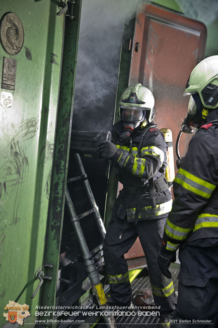 20210105 Brand einer Filteranlage während Revisionsarbeiten in Enzesfeld Foto: © Stefan Schneider BFKDO Baden 20210105 Brand einer Filteranlage während Revisionsarbeiten in Enzesfeld Foto: © Stefan Schneider BFKDO Baden