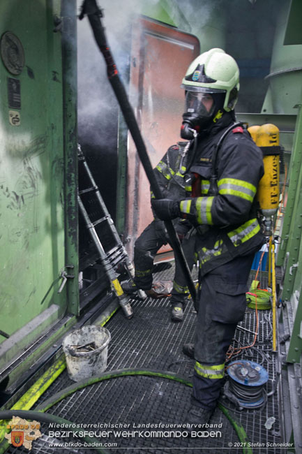 20210105 Brand einer Filteranlage während Revisionsarbeiten in Enzesfeld Foto: © Stefan Schneider BFKDO Baden 20210105 Brand einer Filteranlage während Revisionsarbeiten in Enzesfeld Foto: © Stefan Schneider BFKDO Baden