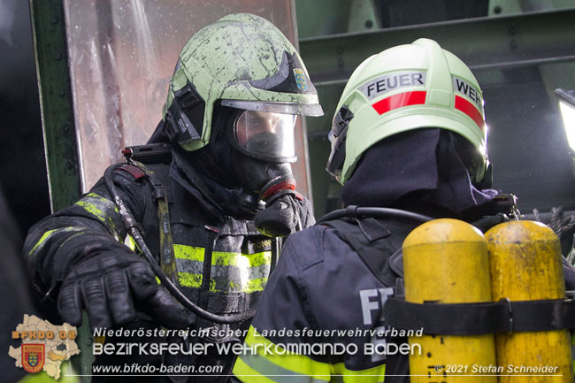 20210105 Brand einer Filteranlage während Revisionsarbeiten in Enzesfeld Foto: © Stefan Schneider BFKDO Baden 20210105 Brand einer Filteranlage während Revisionsarbeiten in Enzesfeld Foto: © Stefan Schneider BFKDO Baden