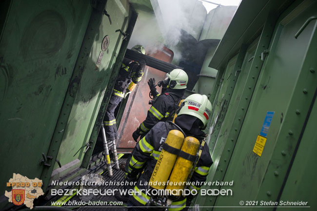 20210105 Brand einer Filteranlage während Revisionsarbeiten in Enzesfeld Foto: © Stefan Schneider BFKDO Baden 20210105 Brand einer Filteranlage während Revisionsarbeiten in Enzesfeld Foto: © Stefan Schneider BFKDO Baden