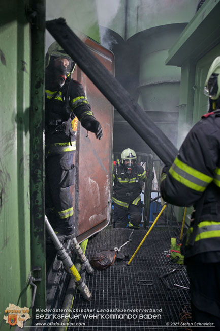 20210105 Brand einer Filteranlage während Revisionsarbeiten in Enzesfeld Foto: © Stefan Schneider BFKDO Baden 20210105 Brand einer Filteranlage während Revisionsarbeiten in Enzesfeld Foto: © Stefan Schneider BFKDO Baden