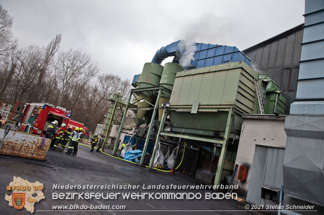 20210105 Brand einer Filteranlage während Revisionsarbeiten in Enzesfeld Foto: © Stefan Schneider BFKDO Baden 20210105 Brand einer Filteranlage während Revisionsarbeiten in Enzesfeld Foto: © Stefan Schneider BFKDO Baden