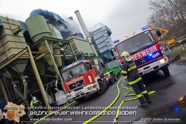 20210105 Brand einer Filteranlage während Revisionsarbeiten in Enzesfeld Foto: © Stefan Schneider BFKDO Baden 20210105 Brand einer Filteranlage während Revisionsarbeiten in Enzesfeld Foto: © Stefan Schneider BFKDO Baden