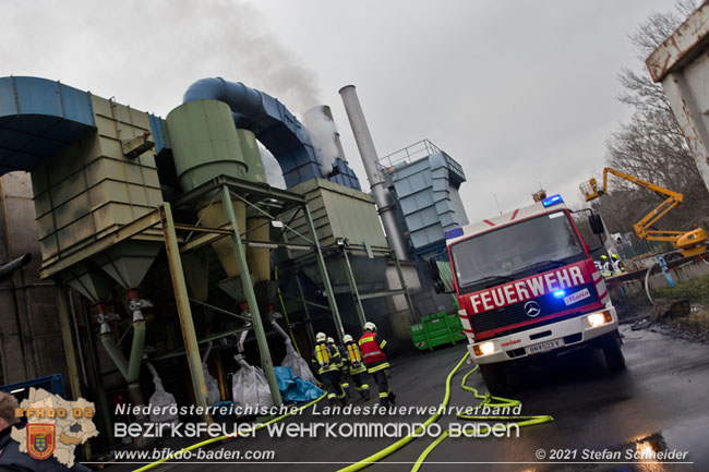 20210105 Brand einer Filteranlage während Revisionsarbeiten in Enzesfeld Foto: © Stefan Schneider BFKDO Baden 20210105 Brand einer Filteranlage während Revisionsarbeiten in Enzesfeld Foto: © Stefan Schneider BFKDO Baden