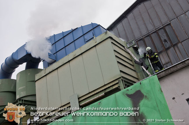 20210105 Brand einer Filteranlage während Revisionsarbeiten in Enzesfeld Foto: © Stefan Schneider BFKDO Baden 20210105 Brand einer Filteranlage während Revisionsarbeiten in Enzesfeld Foto: © Stefan Schneider BFKDO Baden